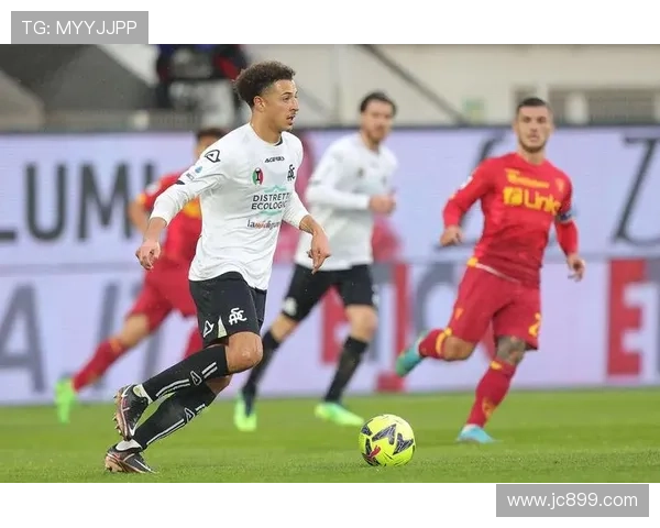 阿姆帕杜偷听战术切斯倒地喝水