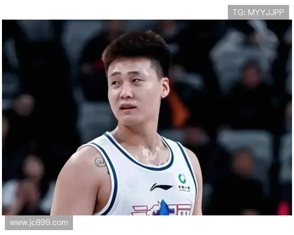 赵睿突破受伤场边紧张冷汗 赵睿突破受伤场边紧张冷汗